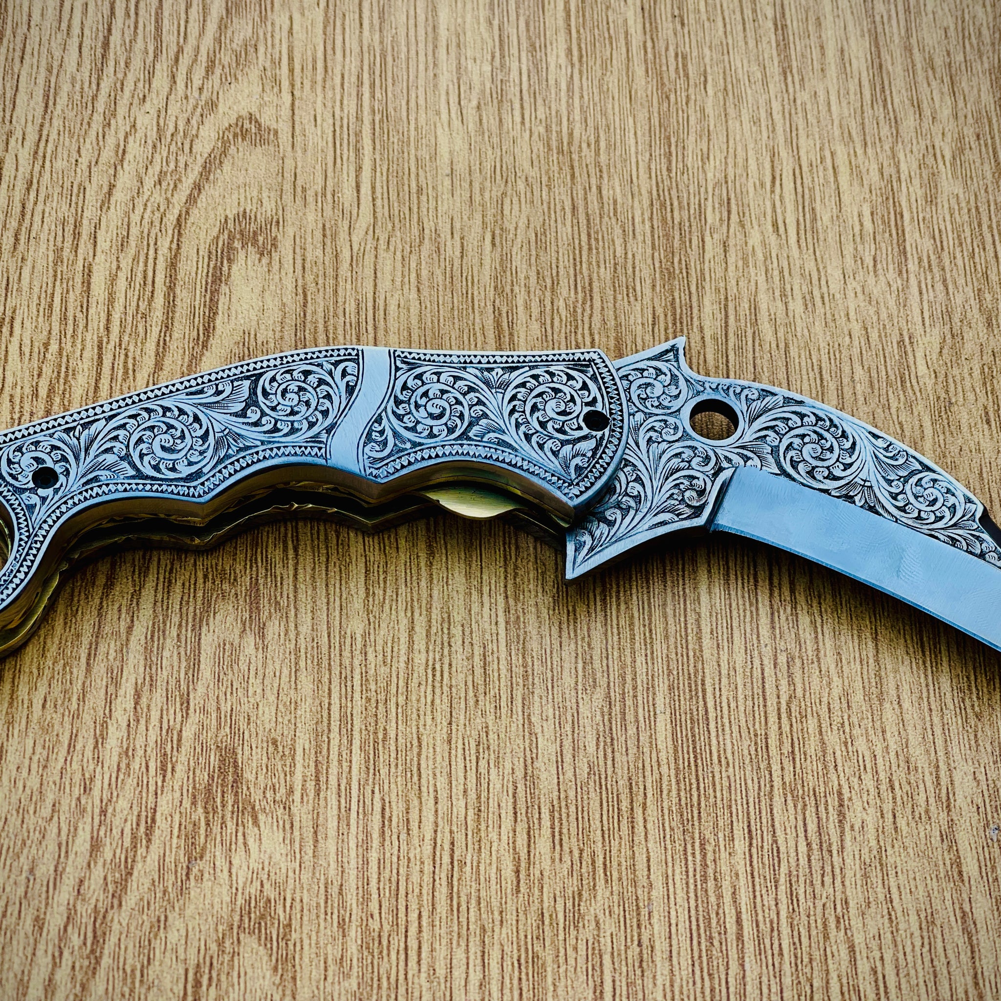 D2 steel Hand engraved pocket knives. Folding knives with leather sheathe. Engraved handle pocket knife.